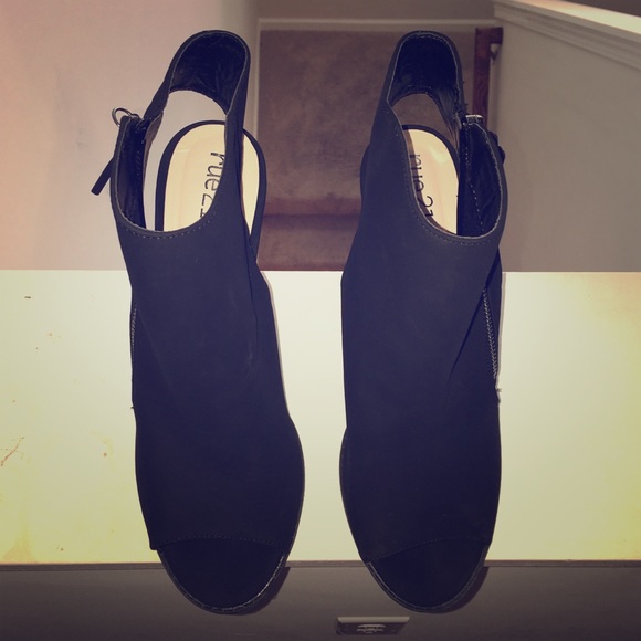 Rue 21 heels - Picture 1 of 3